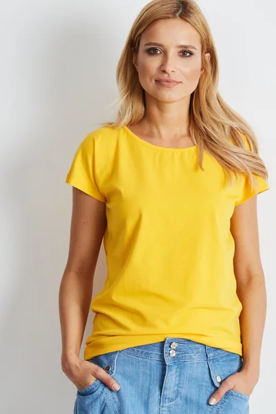 Tmavě žluté dámské basic tričko FPrice