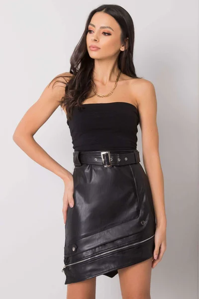 Černá asymetrická sukně vyrobená z ekokůže FPrice