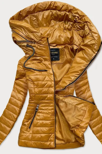 Prošívaná dámská bunda v hořčicové barvě s kapucí SO104 ATURE (barva żółty)