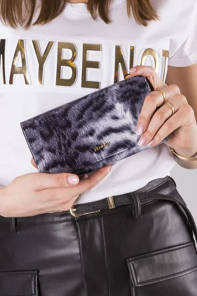 Černobílá kožená peněženka s tygřím vzorem FPrice