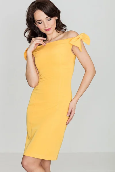 Žluté přiléhavé šaty s odhalenými rameny Katrus