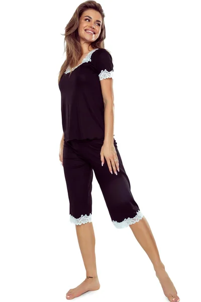 Černé dámské pyžamo zdobené bílou krajkou Eldar