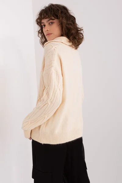 Krémový dámský svetr s límečkem AT