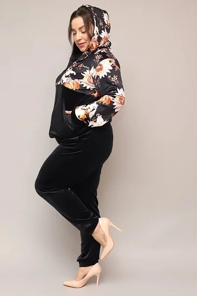 Plus size dámská velurová souprava Moon