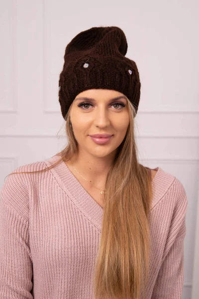 Zimní hnědá dámská beanie čepice s kamínky Kesi