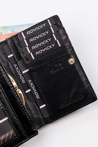 Prostorná dámská černá peněženka FPrice