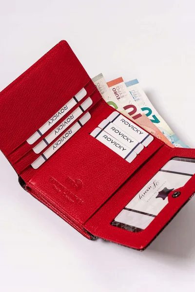 Červená dámská peněženka s hadím vzorem FPrice