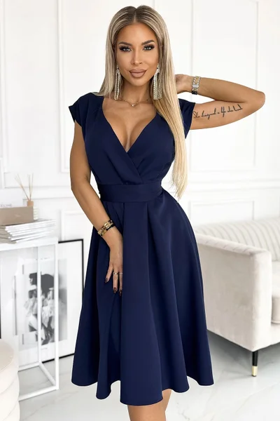 Tmavě modré elegantní dámské šaty s hlubokým výstřihem Numoco
