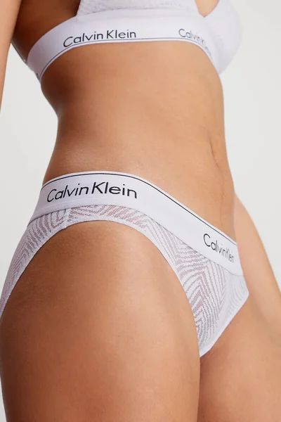 Dámské krajkové bílé kalhotky Calvin Klein klasický střih