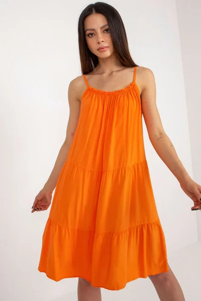 Vzdušné splývavé oranžové šaty na ramínka Och Bella