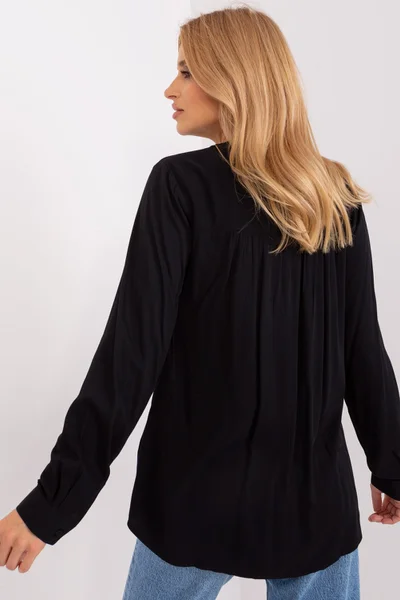 Volná dámská košilová halenka v černé barvě FPrice