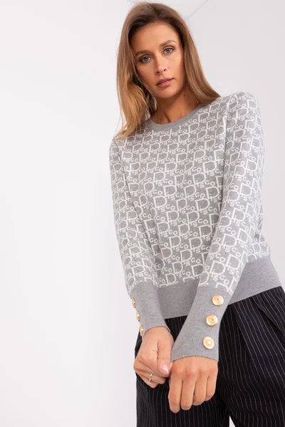 Světle šedý dámský pulovr s bílým vzorem