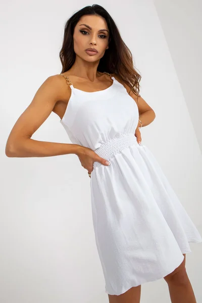 Lehké letní bílé áčkové mini šaty na ramínka FPrice