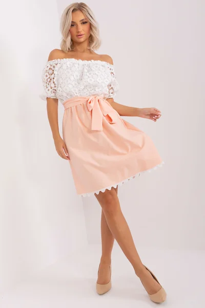 Romantické meruňkové šaty s krajkovým živůtkem FPrice