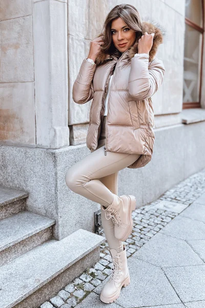 Dámská zimní prošívaná bunda SPARKLE camel Dstreet