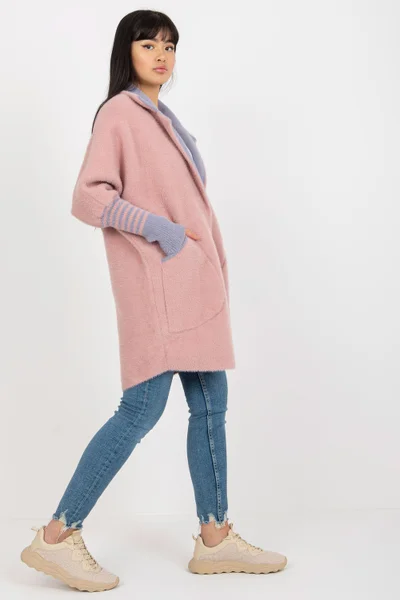 Světle růžový oversize kabát s šedými detaily MBM