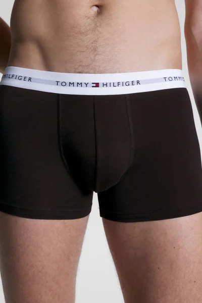 3ks černé přilhavé pánské boxerky s barevnou gumou Tommy Hilfiger