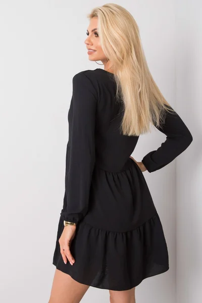 Černé šaty s knoflíčkovou légou FPrice SUBLEVEL
