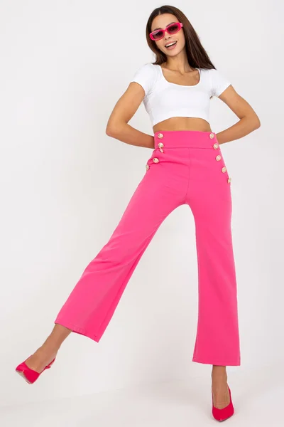 Růžové dámské kalhoty rovný střih zdobené knoflíky FPrice