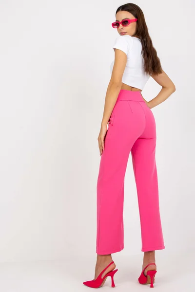 Růžové dámské kalhoty rovný střih zdobené knoflíky FPrice