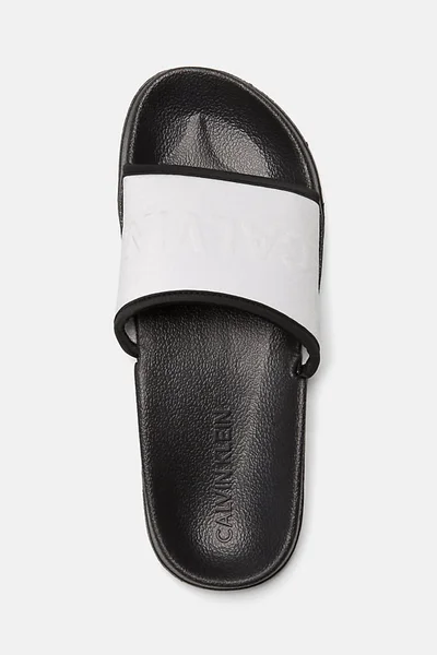 Stříbrno-černé plastové pantofle Calvin Klein