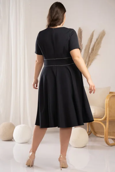 Černé plus size dámské šaty ke kolenům Karko