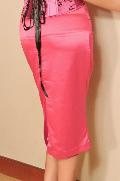 Růžová letní sukně s páskem a podšívkou zdobená knoflíky OEM