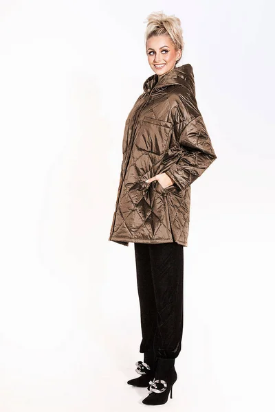 Prošívaná dámská oversize bunda s kapucí BA926 Ann Gissy