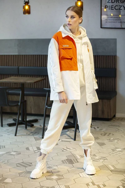 Bílooranžová dámská bunda větrovka K34 Ann Gissy (v barvě bílá)