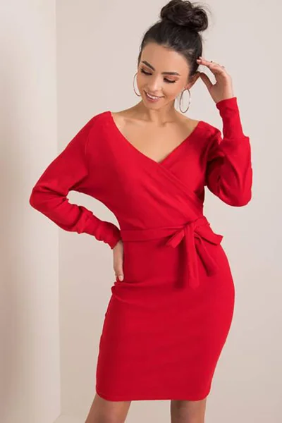 Krásné červené dámské šaty s výstřihem na zádech Rue Paris