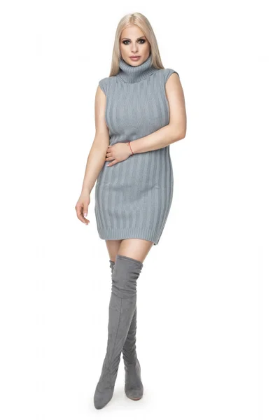Přiléhavé svetrové šaty s rolákem PeeKaBoo 132039
