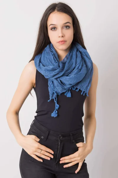 Tmavě modrý dámský šátek s třásněmi FPrice