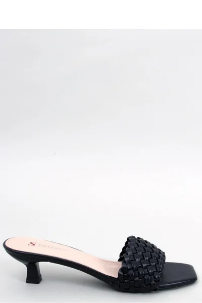Dámské koženkové pantofle v černé barvě SEASTAR