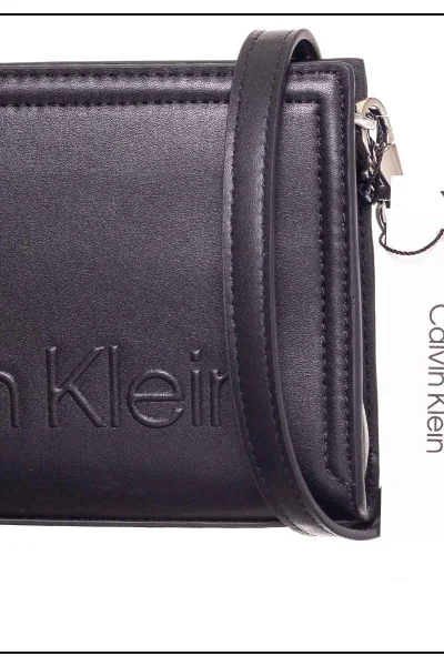 Kabelka Calvin Klein Minimal Hardware Crossbody Černá