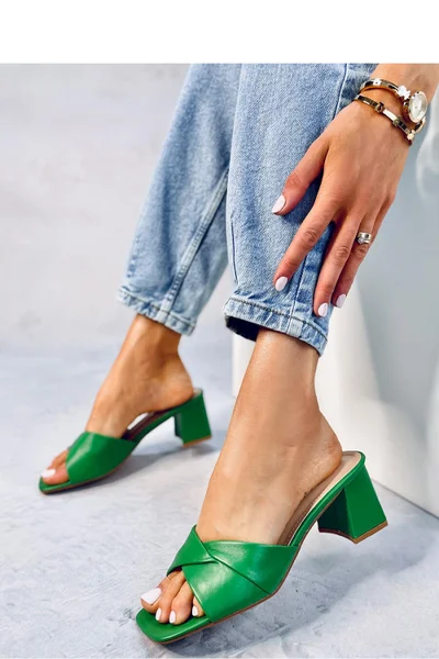 Zelené dámské pantofle na podpatku Inello