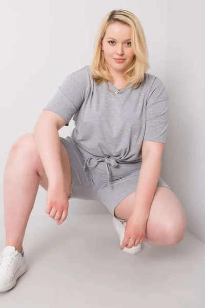 Dámské šedé bavlněné plus size šortky FPrice