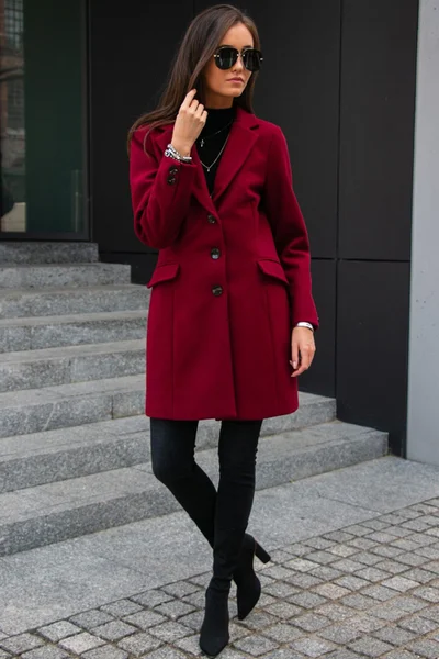 Módní vínový dámský kabát s knoflíky Roco Fashion