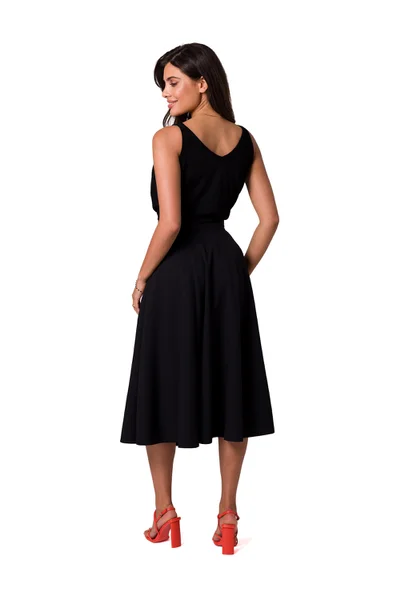 Dámská áčková sukně v černé barvě na zip BeWear