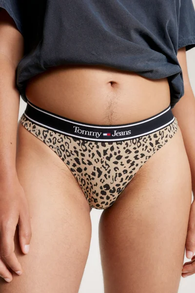 Dámská tanga Tommy Hilfiger leopardí vzor