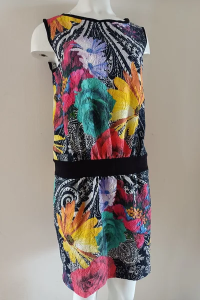 Letní vzorované barevné mini šaty bez rukávů Litex