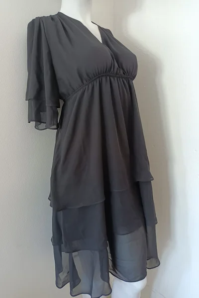 Šifonové dámské volánkové šaty ke kolenům STYLOVE