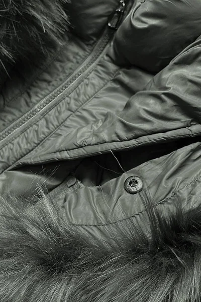 Khaki dlouhá prošívaná zimní bunda s kožíškem GDL - GOODLOOKIN