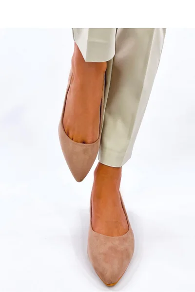 Béžové semišové balerínky na nízkém podpatku Inello