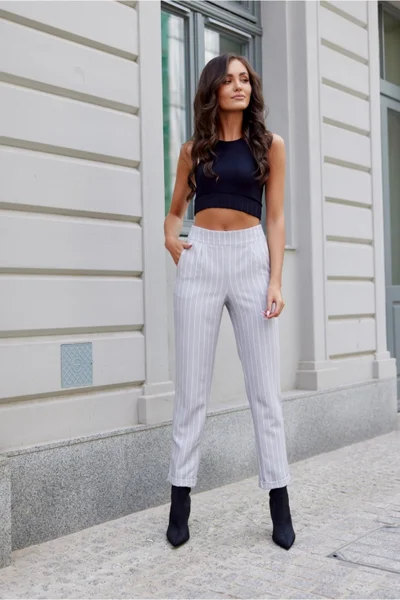 Stylové dámské bílé kalhoty v úzkém střihu Roco Fashion