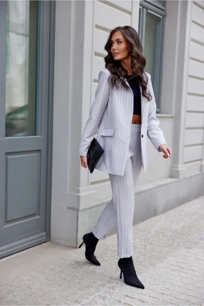 Moderní dámské bílé sako Roco Fashion