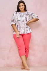 Plus size dámské pyžamo bílé s květy a capri kalhotami Taro