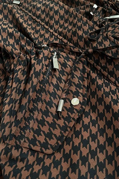 Hnědo-černá oboustranná dámská bunda s pepitovým vzorem MHM W506