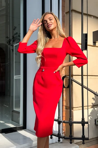 Červené tužkové šaty s podšívkou Bicotone