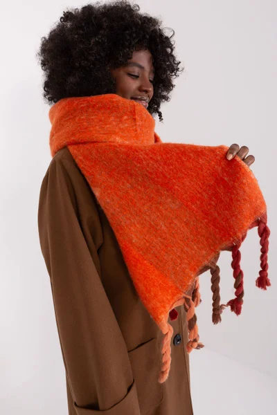 Zdobený hřejivý dámský oranžový šál AT