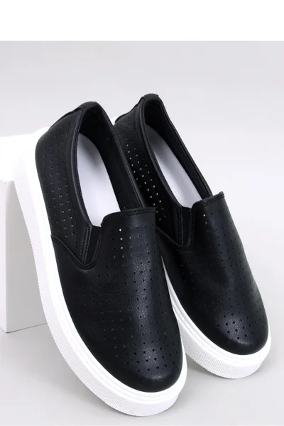 Černé dámské nazouvací slip-on boty Inello